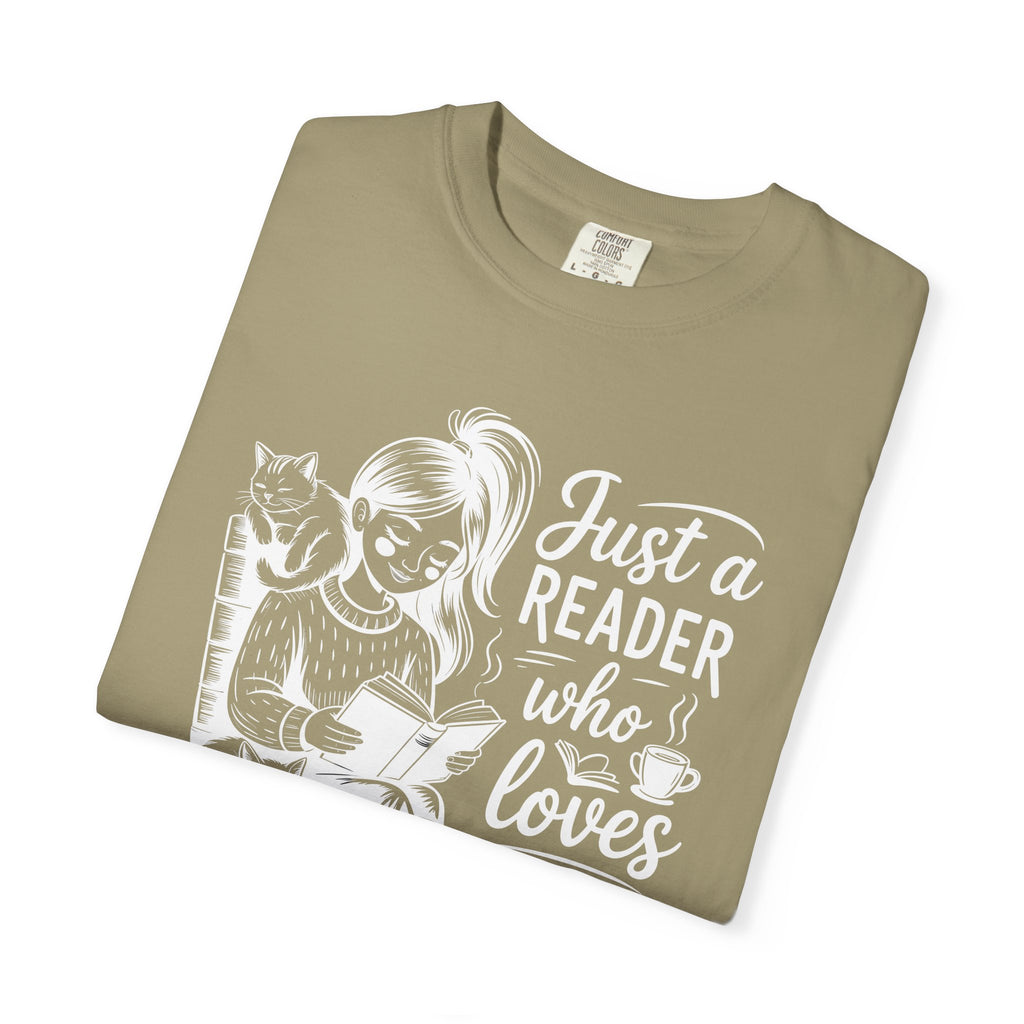 Reader Who Loves Books & Cat Graphic T-Shirt